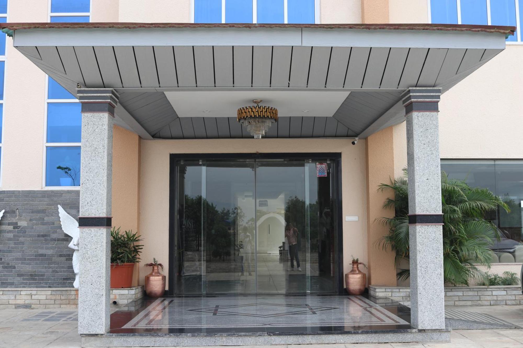 Galaxy Garden Resort Bharatpur  Ngoại thất bức ảnh